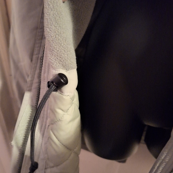 L.L.Bean women's large heavy coat - Picture 5 of 6